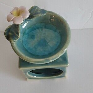 ESSENTIAL Oil Burner birdbath,  heart cutouts,  raised flower topper